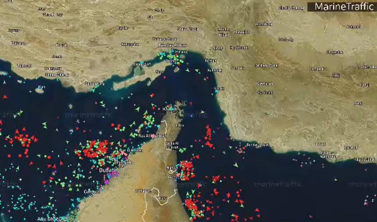 Acordo entre EUA e Irã está 'quase fechado', afirma Trump; Irã diz que reabriu o Estreito de Ormuz